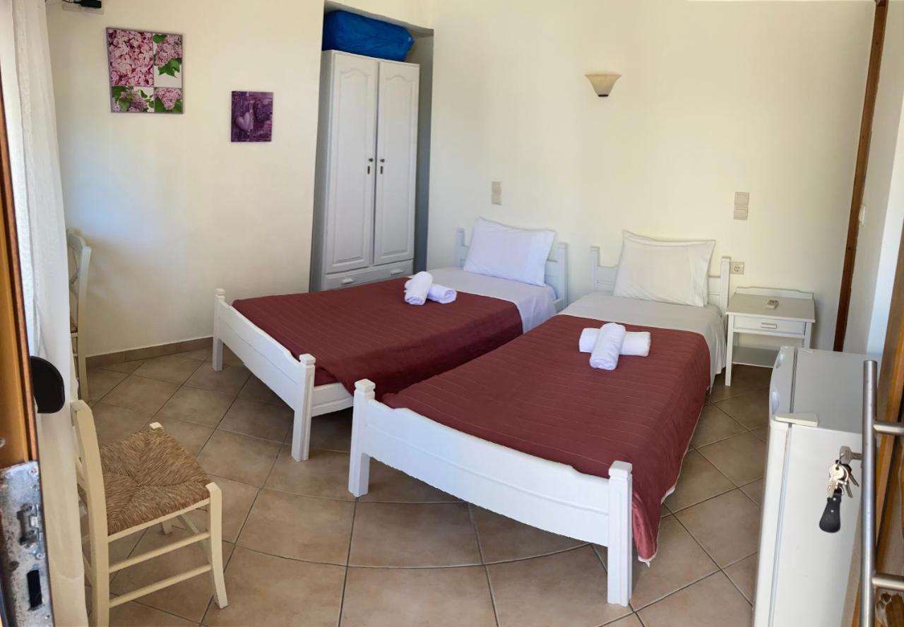 Molos Beach Rooms Kissamos Exterior photo